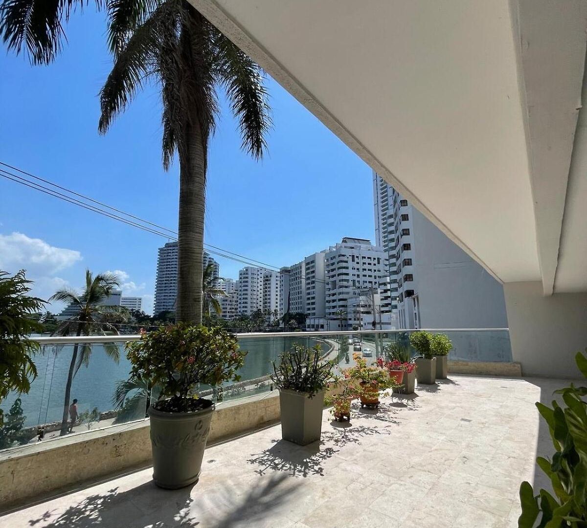 2b In With Views, Pool, Wifi&balcón *