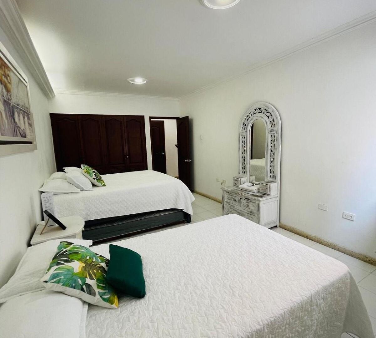 2b In With Views, Pool, Wifi&balcón *