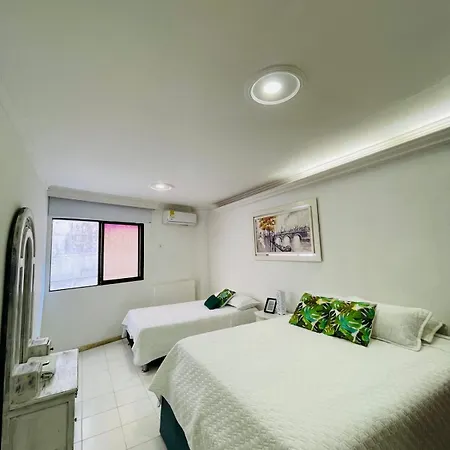 2b In With Views, Pool, Wifi&balcón *