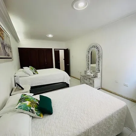 2b In With Views, Pool, Wifi&balcón *
